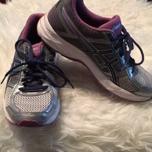 ASICS Running Shoes.Excellent condition.